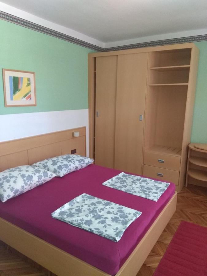 Apartmani Andela I Mladen Debelic Rab Town Buitenkant foto
