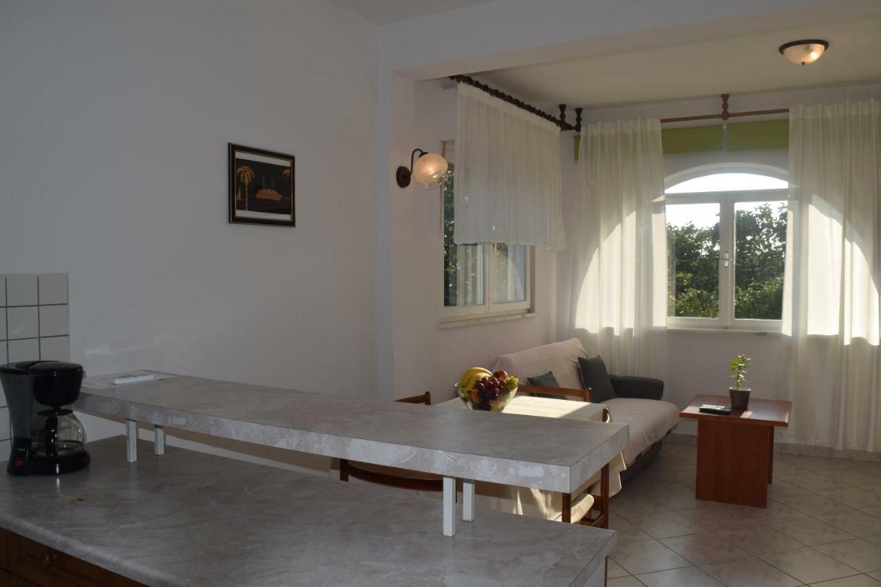 Apartmani Andela I Mladen Debelic Rab Town Buitenkant foto