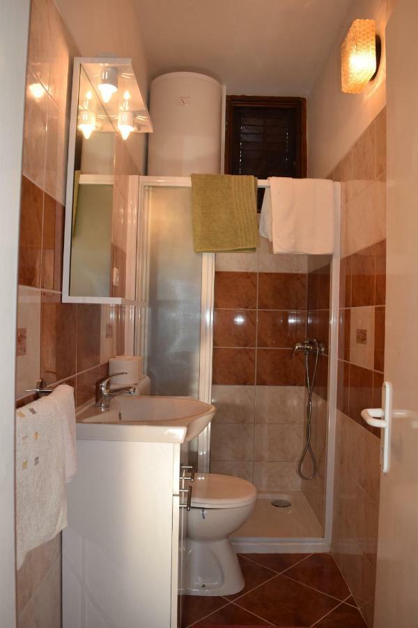 Apartmani Andela I Mladen Debelic Rab Town Buitenkant foto