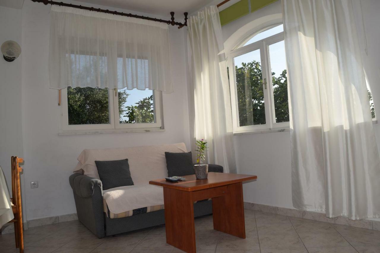Apartmani Andela I Mladen Debelic Rab Town Buitenkant foto