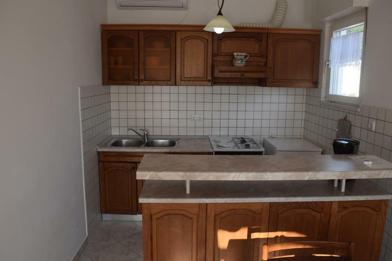 Apartmani Andela I Mladen Debelic Rab Town Buitenkant foto